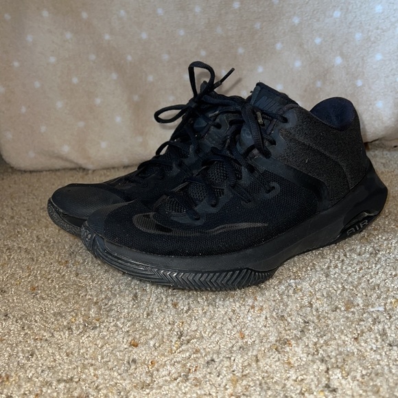 Nike shoes - Picture 5 of 7